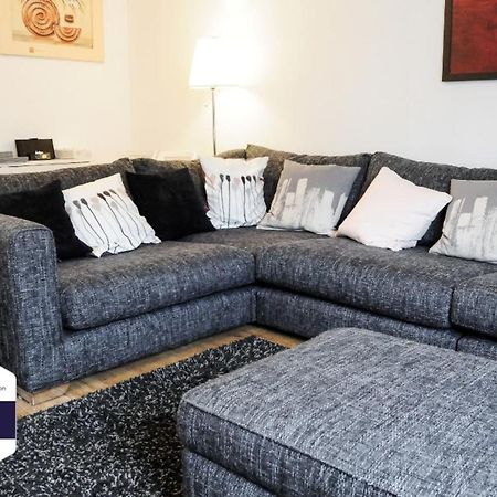 Peaceful And Quiet Apartment In A Bustling City 에든버러 외부 사진