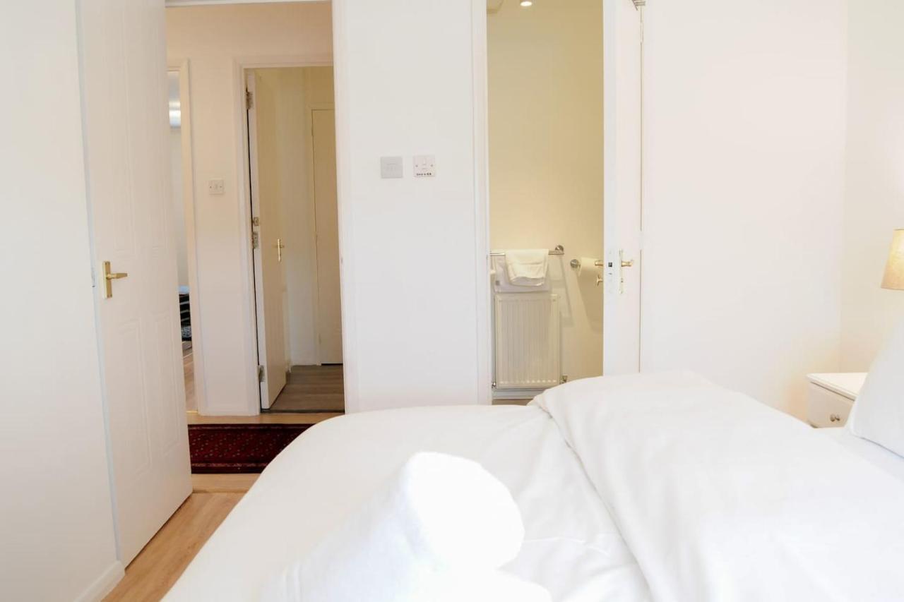 Peaceful And Quiet Apartment In A Bustling City 에든버러 외부 사진
